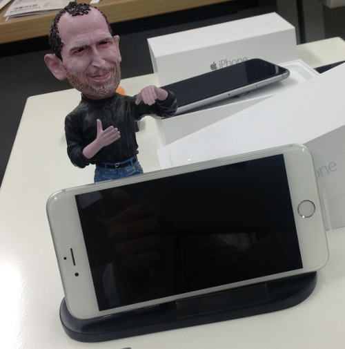 jobs_iPhone6Plus.jpg